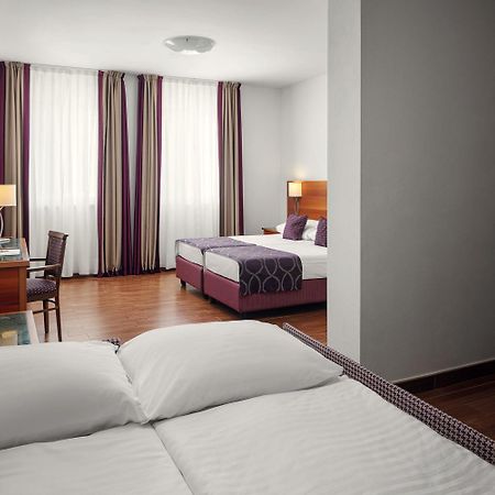 กาลิเลโอ โฮเต็ล Hotel ปราก ภายนอก รูปภาพ