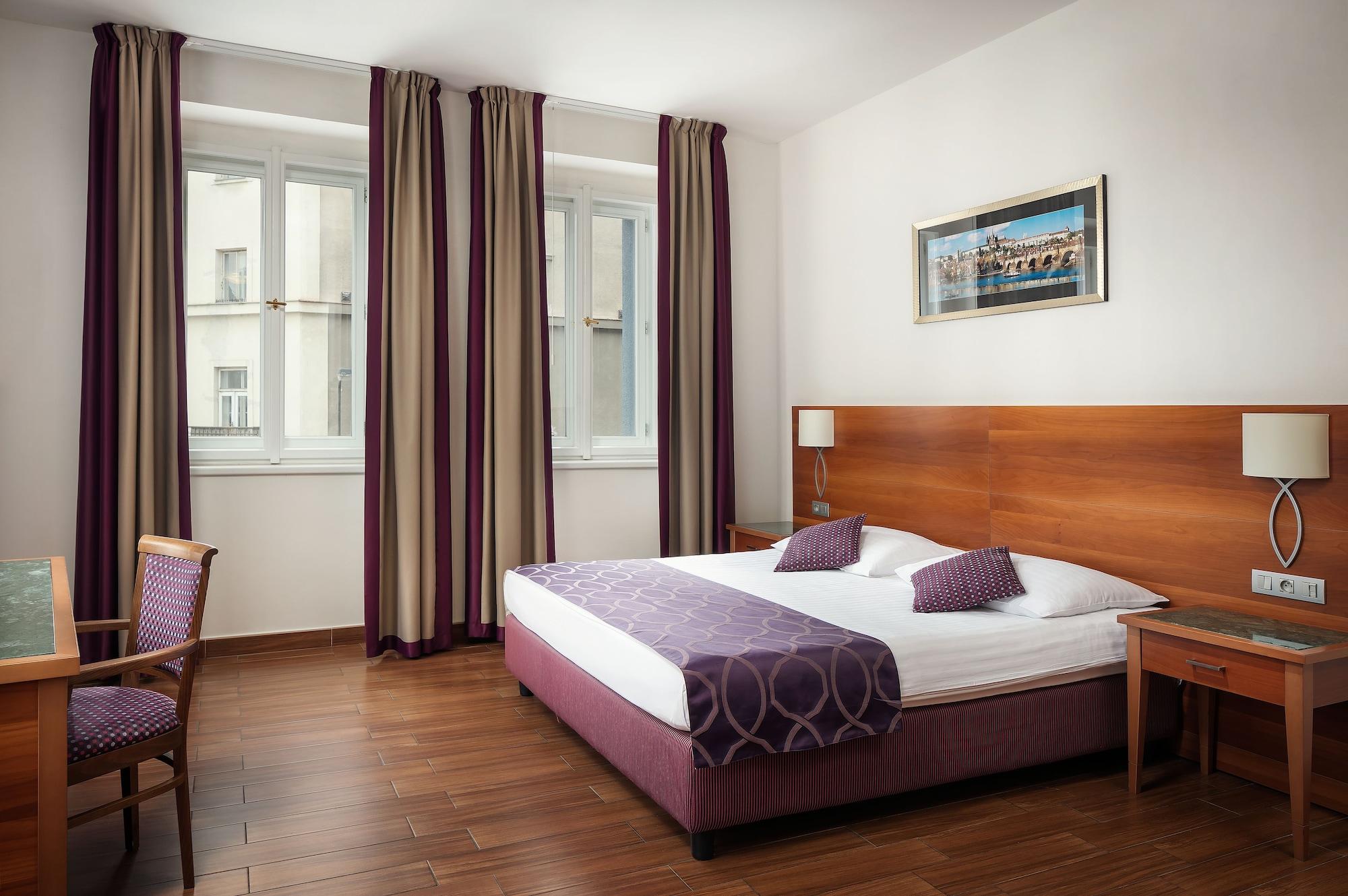 กาลิเลโอ โฮเต็ล Hotel ปราก ภายนอก รูปภาพ