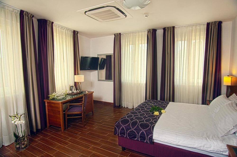 กาลิเลโอ โฮเต็ล Hotel ปราก ภายนอก รูปภาพ